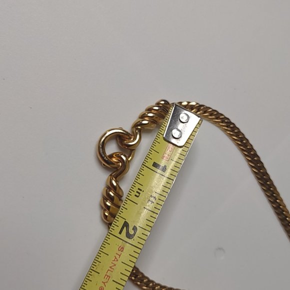 Gold Tone Pretty Metal Necklace 17 Inches Long - Picture 13 of 15